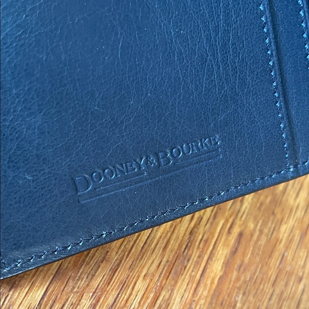 Dooney & Bourke Leather Navy Crocodile Embossed Wallet.   Made in Italy - Picture 4 of 8